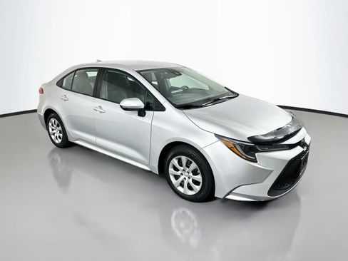 Used 2022 Toyota Corolla LE FWD image 1