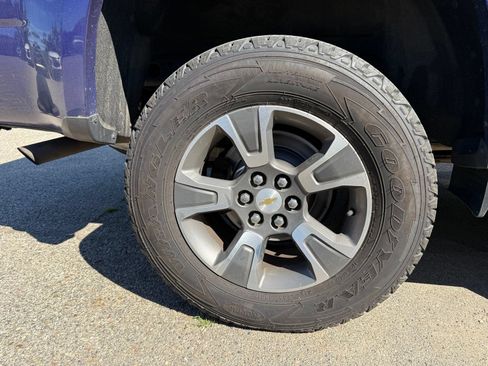 Used 2017 Chevrolet Colorado Z71 AWD/4WD image 9