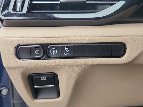 Used 2023 Acura MDX SH-AWD image 22