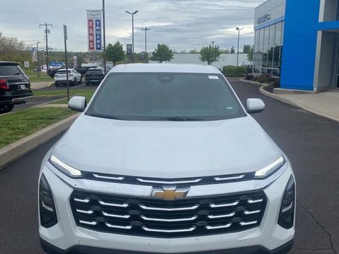 Used 2026 Chevrolet Equinox LT AWD/4WD image 10