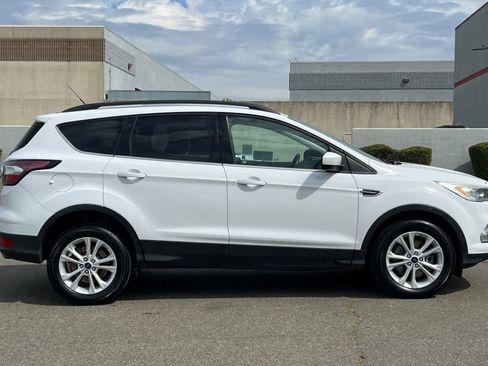Used 2017 Ford Escape SE w/ SE Leather Comfort Package image 6