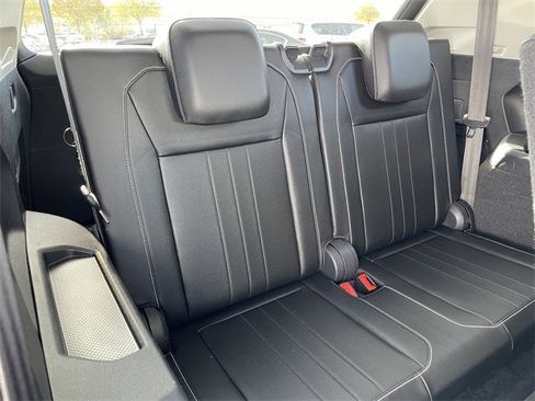 Used 2022 Volkswagen Tiguan SE image 30