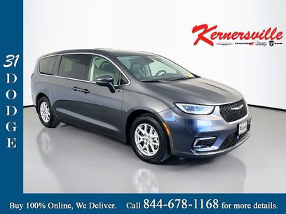 Used 2023 Chrysler Pacifica Touring-L