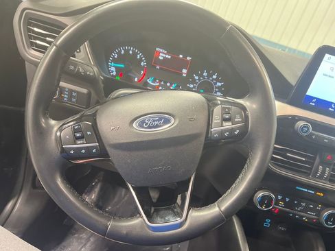 Used 2022 Ford Escape SEL image 16