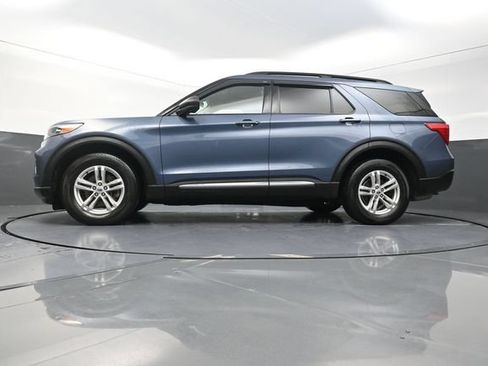 Used 2021 Ford Explorer XLT w/ Equipment Group 202A AWD/4WD image 34