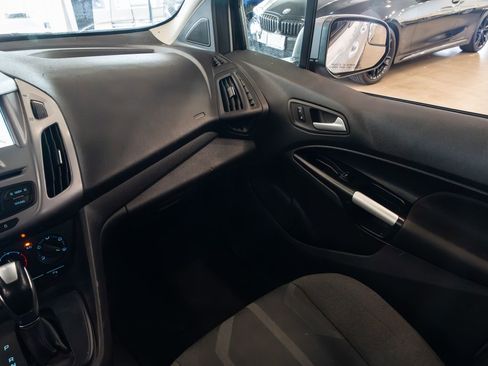 Used 2017 Ford Transit Connect XLT FWD image 9