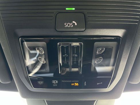 Certified 2026 Volkswagen Tiguan SE R-Line FWD image 31