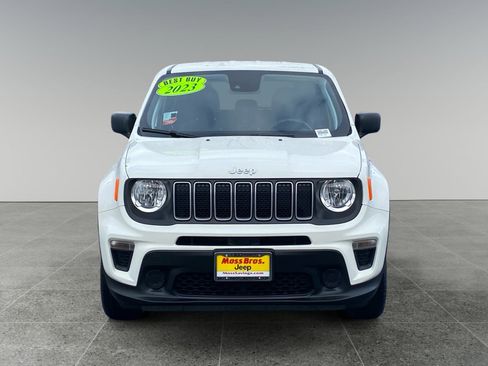 Used 2023 Jeep Renegade Latitude AWD/4WD image 8