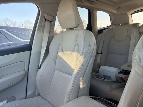 Used 2019 Volvo XC60 T6 Inscription w/ Protection Package Premier image 7