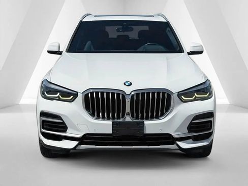 Used 2022 BMW X5 xDrive40i w/ Premium Package AWD/4WD image 2