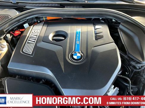 Used 2019 BMW 530e w/ Convenience Package image 29