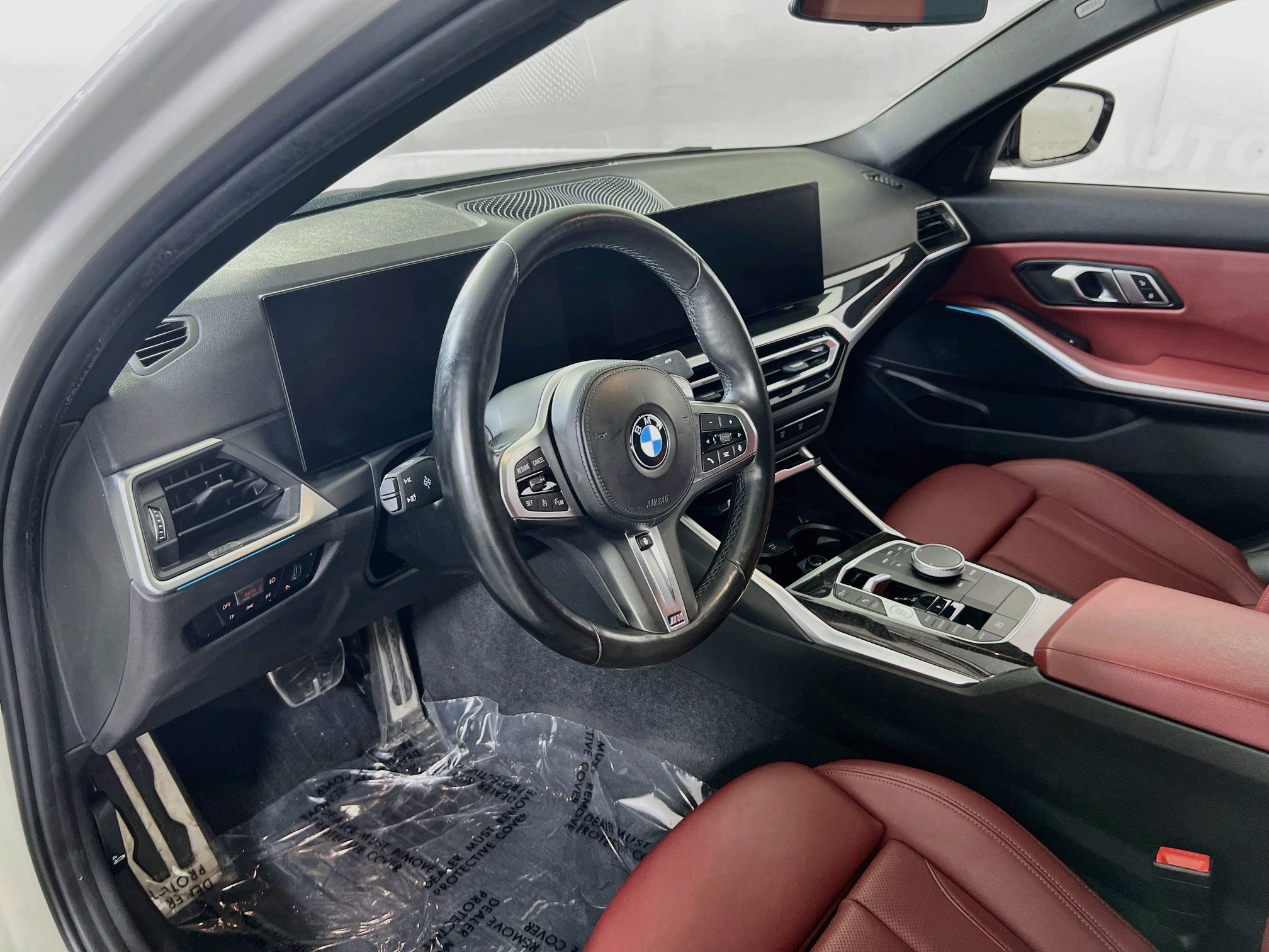 Used 2023 BMW 330i xDrive Sedan w/ M Sport Package AWD/4WD image 9