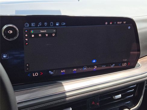 Used 2025 Chevrolet Suburban LT AWD/4WD image 30