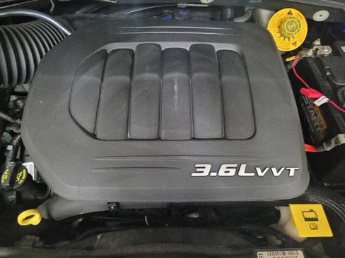 Used 2018 Dodge Grand Caravan SE w/ UConnect Hands-Free Group FWD image 30