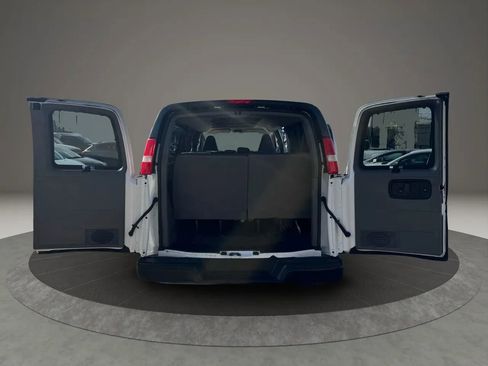 Used 2020 Chevrolet Express 3500 LS image 24