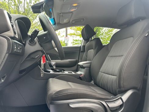 Used 2020 Kia Sportage LX AWD/4WD image 3