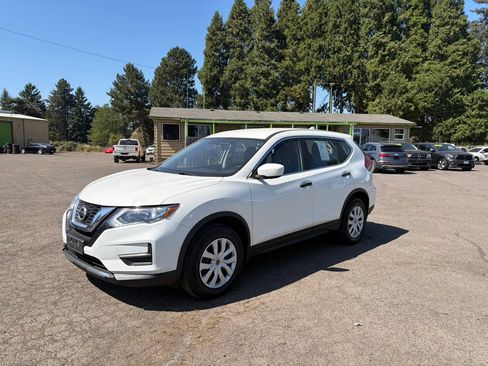 Used 2017 Nissan Rogue S AWD/4WD image 7