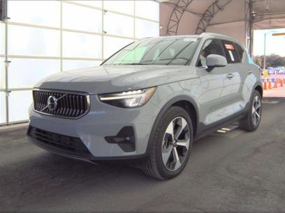 Used 2025 Volvo XC40 B5 Plus