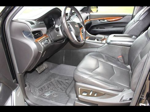 Used 2018 Cadillac Escalade Premium Luxury RWD image 23