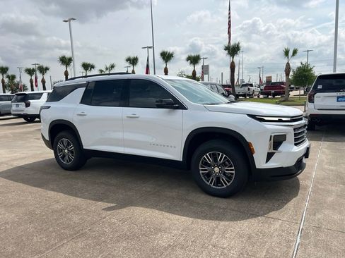 New 2026 Chevrolet Traverse LT FWD image 6