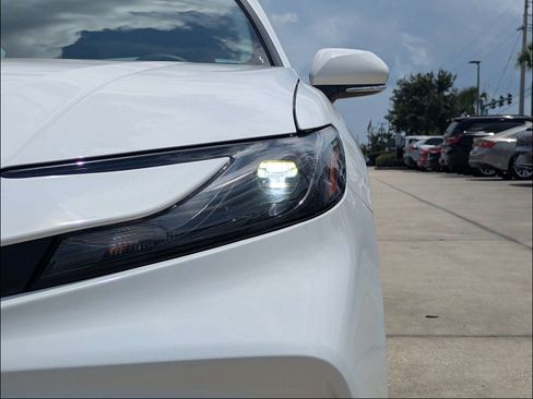 Used 2025 Toyota Camry LE FWD image 9