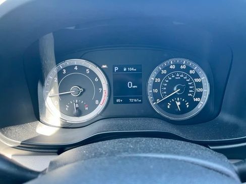 Certified 2021 Hyundai Venue SEL FWD image 11
