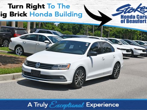 Used 2016 Volkswagen Jetta Sport FWD image 1