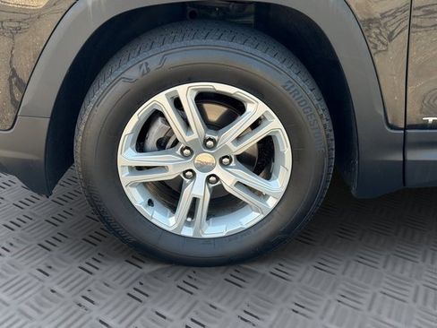 Certified 2023 GMC Terrain SLE w/ Driver Convenience Package image 29