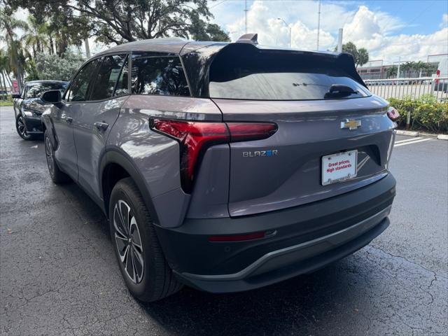 Used 2024 Chevrolet Blazer EV LT AWD/4WD image 2