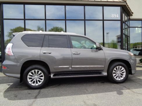 Used 2014 Lexus GX 460 w/ Premium Package AWD/4WD image 4