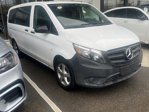 Used 2023 Mercedes-Benz Metris Passenger image 1