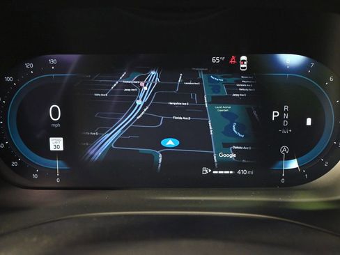 Used 2025 Volvo XC60 B5 Plus image 25