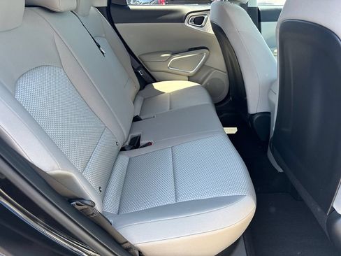 Used 2025 Kia Soul LX FWD image 16