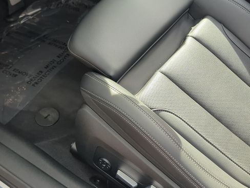 Certified 2024 BMW 430i Convertible w/ M Sport Package image 17