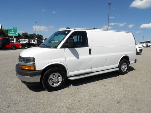 Used 2020 Chevrolet Express 2500 w/ Driver Convenience Package image 3