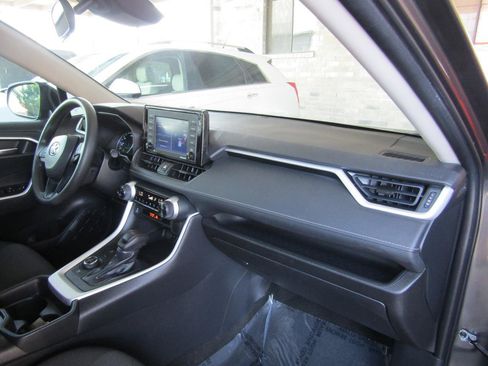 Used 2021 Toyota RAV4 XLE w/ Convenience Package AWD/4WD image 11