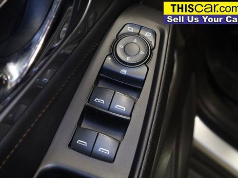 Used 2019 Chevrolet Traverse LT image 27