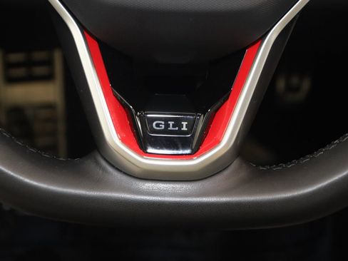 Used 2025 Volkswagen Jetta GLI Autobahn image 34