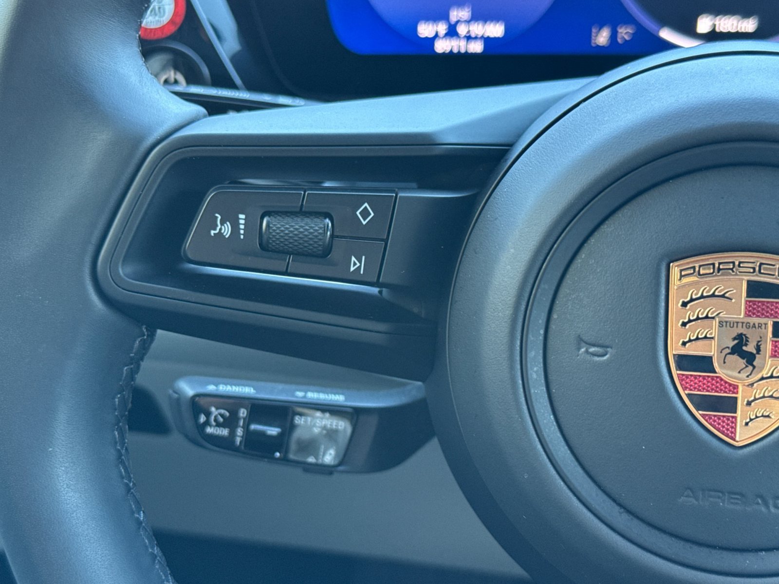 Certified 2025 Porsche Macan 4 Electric AWD/4WD image 29