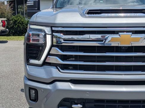 Used 2024 Chevrolet Silverado 2500 High Country w/ High Country Premium Package AWD/4WD image 9
