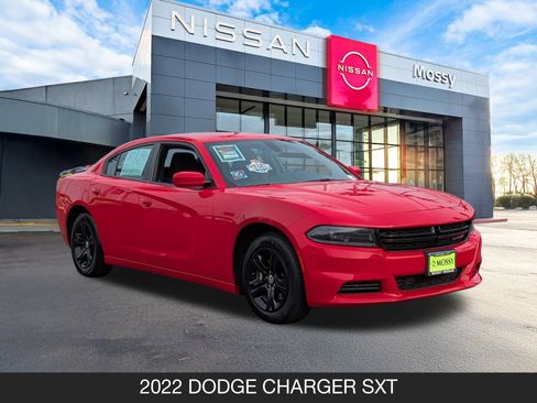 Used 2022 Dodge Charger SXT image 2