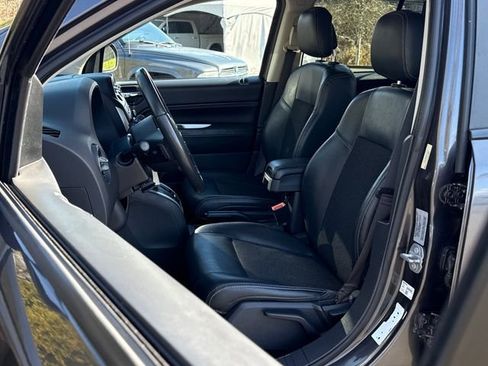 Used 2017 Jeep Compass Latitude image 18