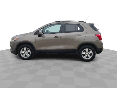 Certified 2022 Chevrolet Trax LT w/ LT Convenience Package image 5