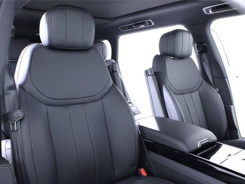 New 2026 Land Rover Range Rover Long Wheelbase SE AWD/4WD image 14