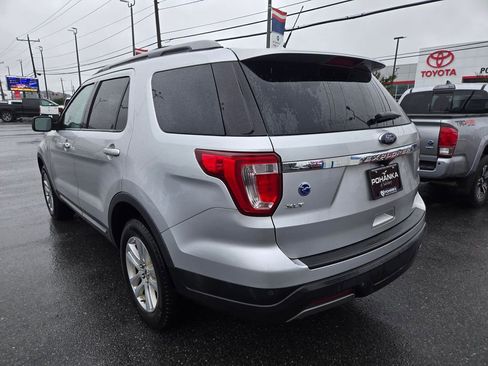 Used 2019 Ford Explorer XLT w/ Equipment Group 202A AWD/4WD image 7