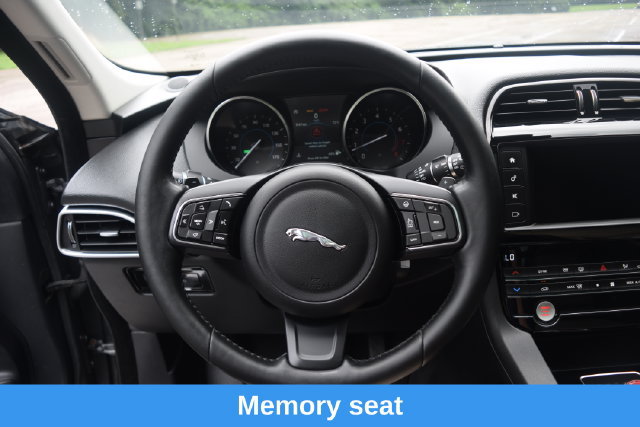 Used 2018 Jaguar F-PACE Premium AWD/4WD image 4
