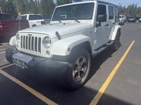 Used 2016 Jeep Wrangler Unlimited Sahara w/ Connectivity Group AWD/4WD image 1