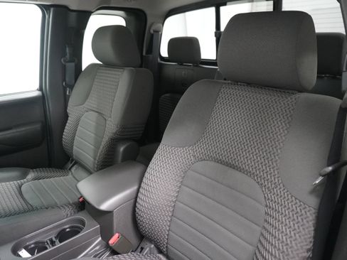 Used 2006 Nissan Frontier SE w/ (P01) Power Pkg image 9