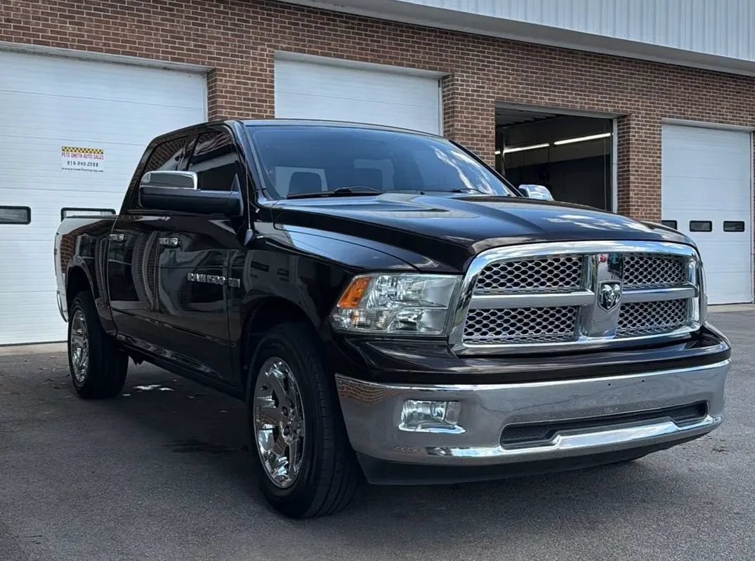 Used 2011 RAM 1500 Laramie AWD/4WD image 3