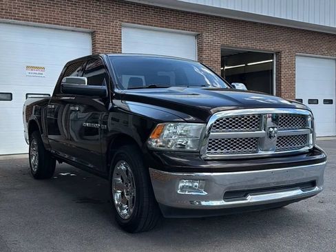 Used 2011 RAM 1500 Laramie AWD/4WD image 3
